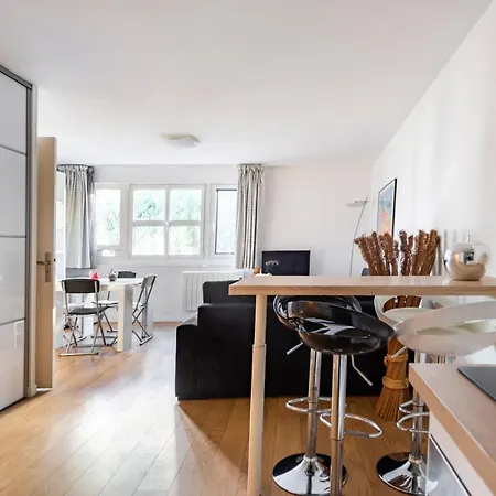 Flat 5 Min Walking From The Sea