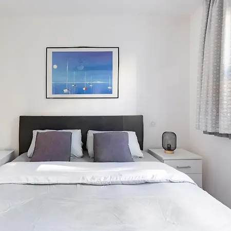 아파트 Flat 5 Min Walking From The Sea *