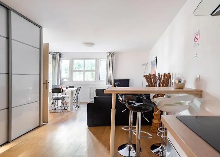Flat 5 Min Walking From The Sea