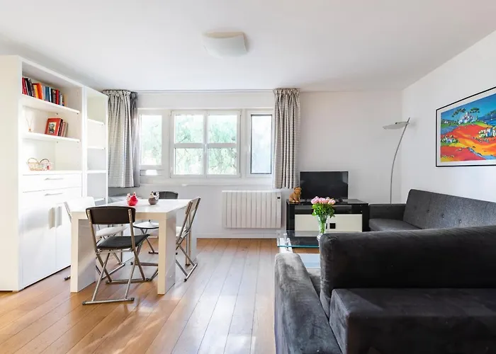 Flat 5 Min Walking From The Sea *